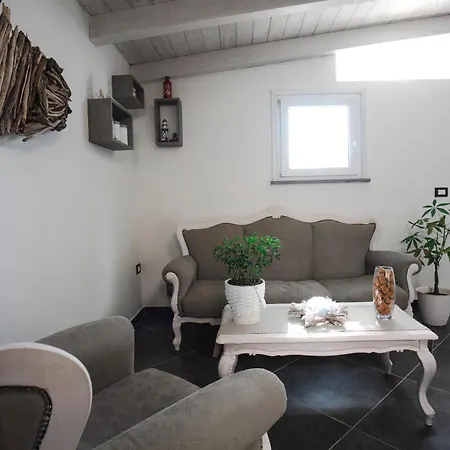 Mi Casa Es Tu Casa 104 Portoscuso